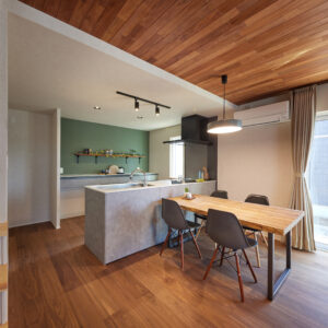 TABLE HOUSE【柏崎市】